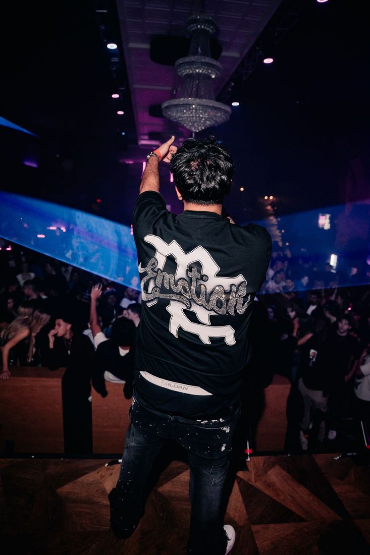 Harman 2x on stage at RARE nightclub in Waterloo, Canada