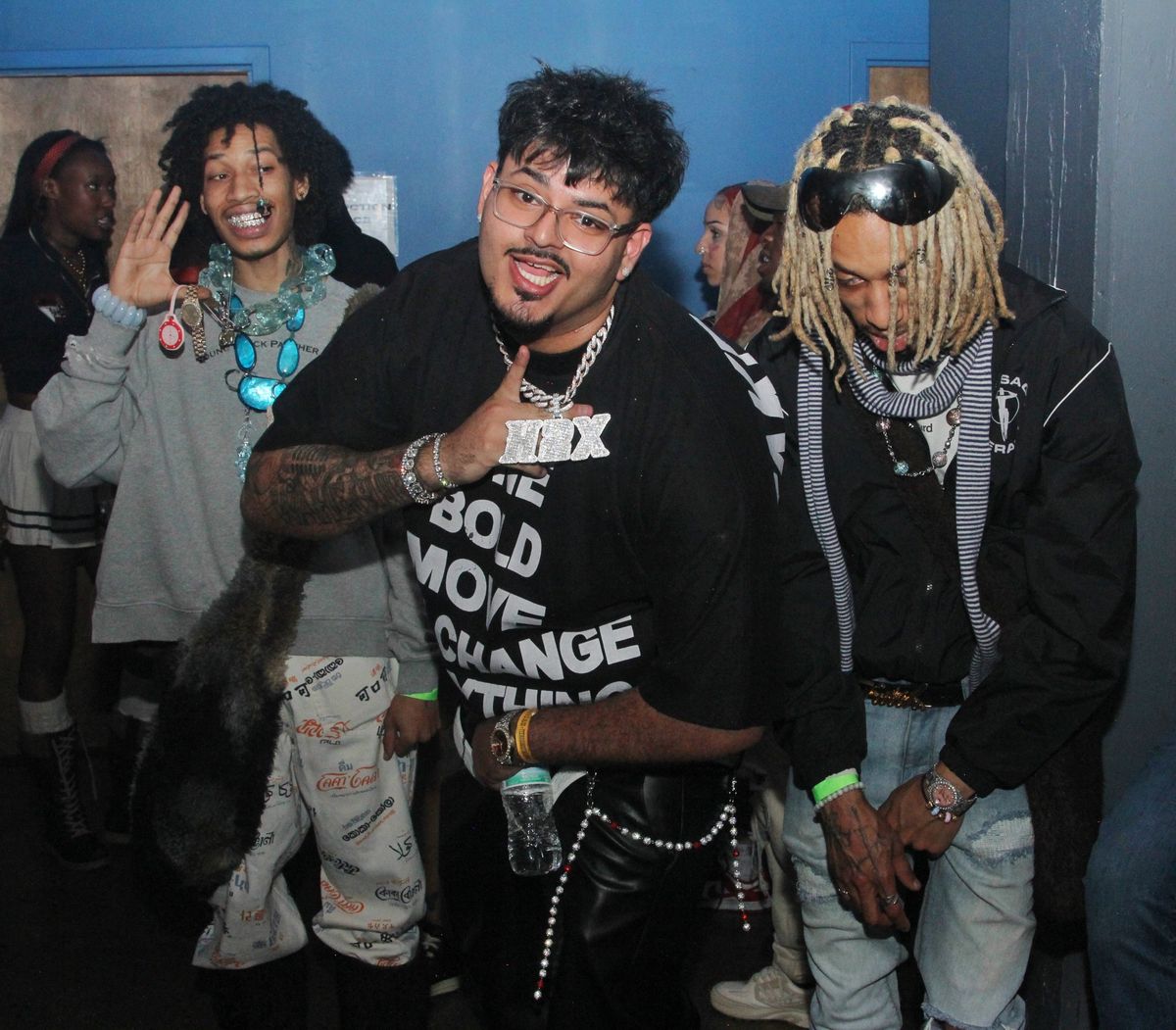 Harman 2x backstage with Ayo & Teo